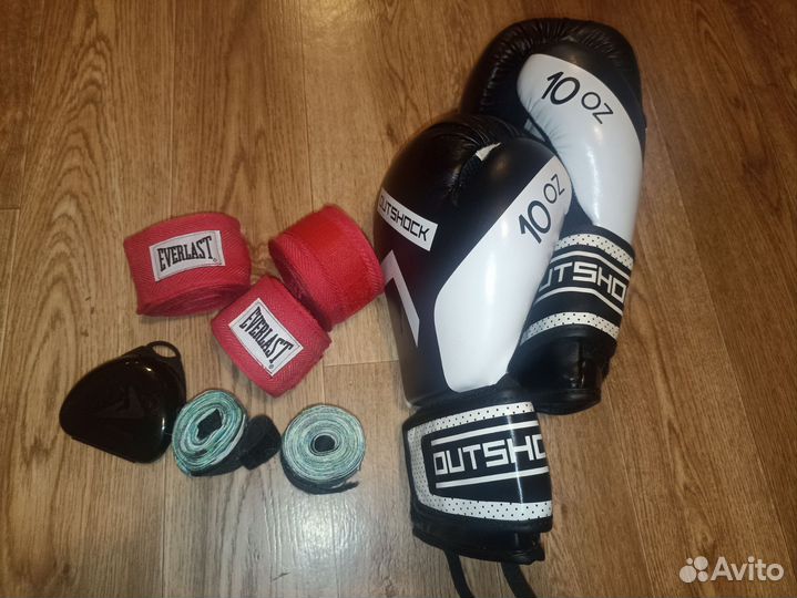 Набор для бокса: перчатки боксёрские, бинты