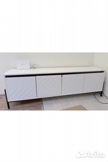 Тумба под тв новая белая