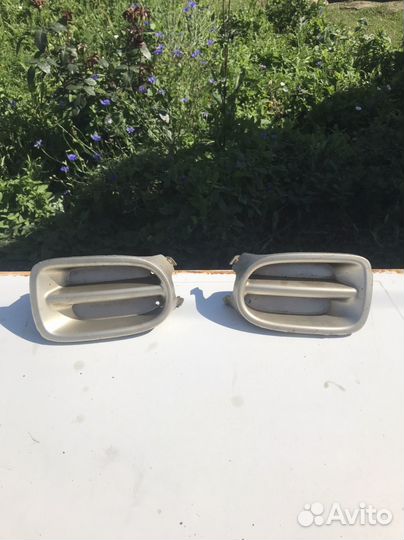 Заглушки в бампер Nissan Sunny