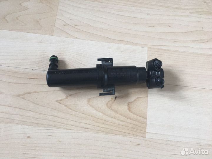 Форсунка омывателя фары правая Volkswagen Tiguan 1