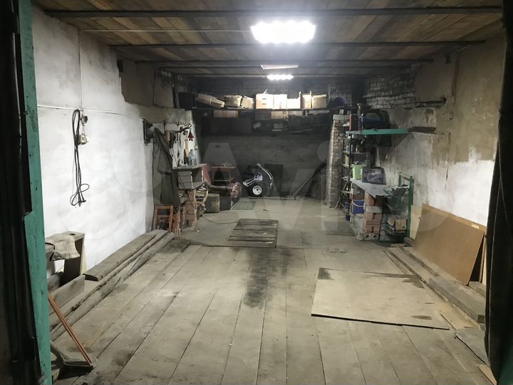 Гараж, > 30 м²