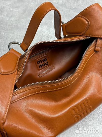 Коричневая сумка с ручкой натуральная кожа MIU MIU