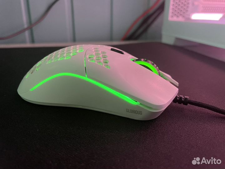 Мышь проводная Glorious Model O Minus белый