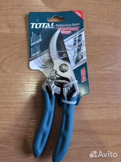 Секатор садовый