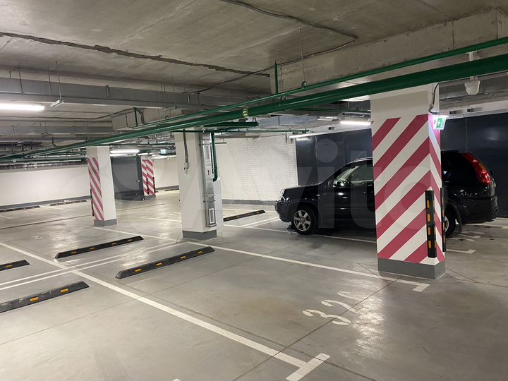 Машиноместо, 13 м²