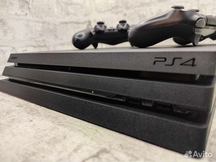 Sony PS4 Pro +2 Джойстика+ 5 игр