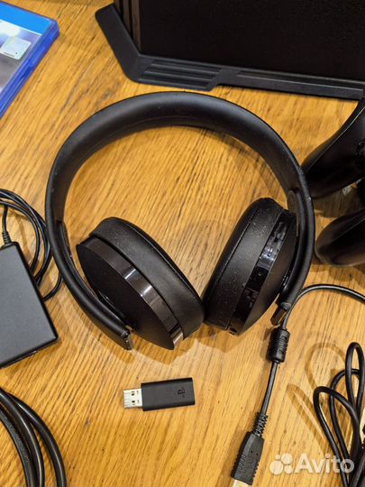 Комплект Ps4 pro в идеальном состоянии