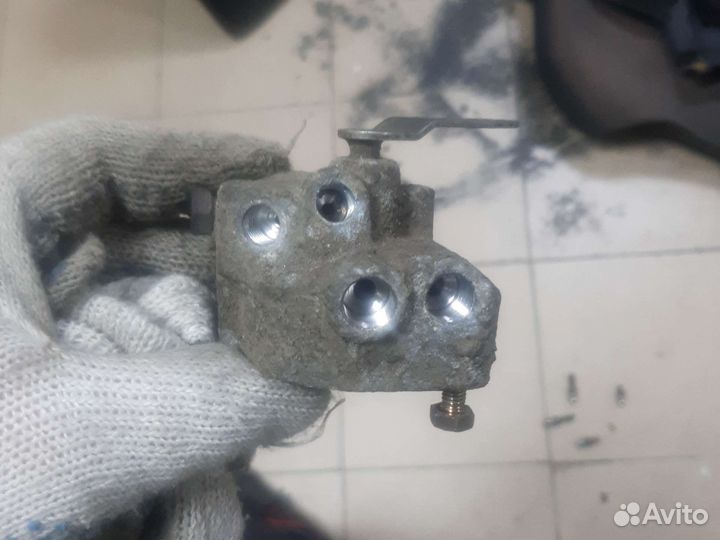 Клапан регулировки высоты 124