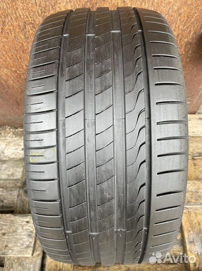 Minerva F205 255/35 R19