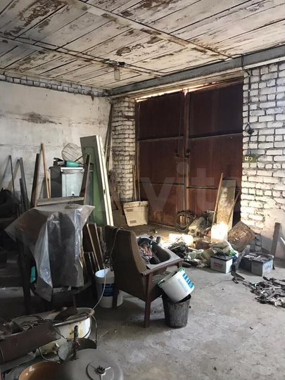 Гараж, > 30 м²