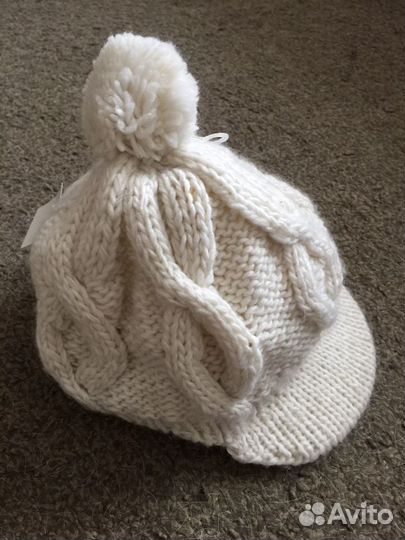 Детская шапка с козырьком