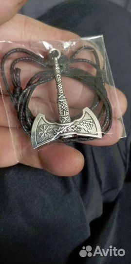 Кулон секира