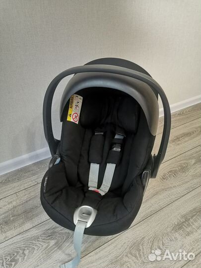 Раскладывающаяся автолюлька Cybex Cloud Q isofix