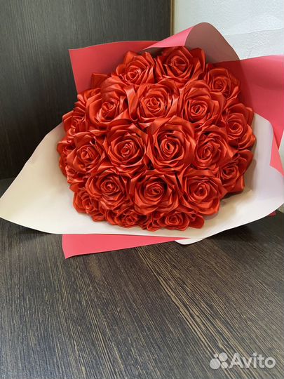 Букет из атласных роз