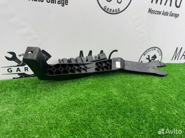 Кронштейн полки багажника правый Bmw X7 G07 2019