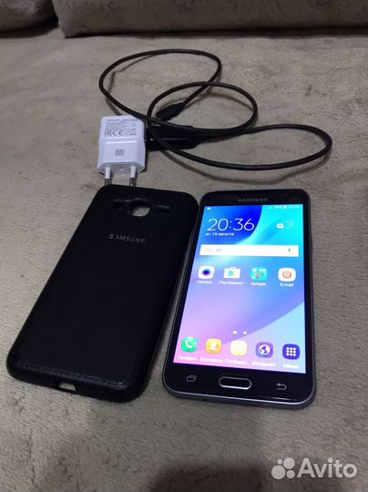 Телефон Samsung galaxy j3