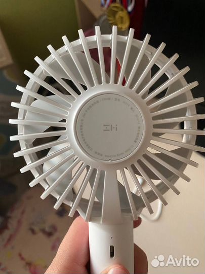 Вентилятор ZMI handheld electric fan 3 AF215 бу
