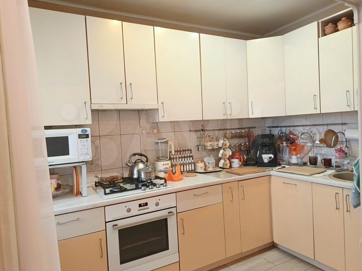 3-к. квартира, 84 м², 3/6 эт.