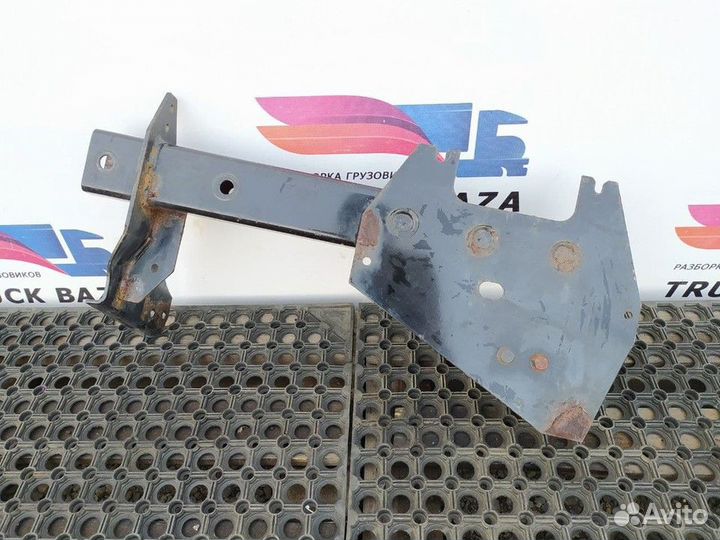 1697359 Кронштейн аккумуляторного ящика