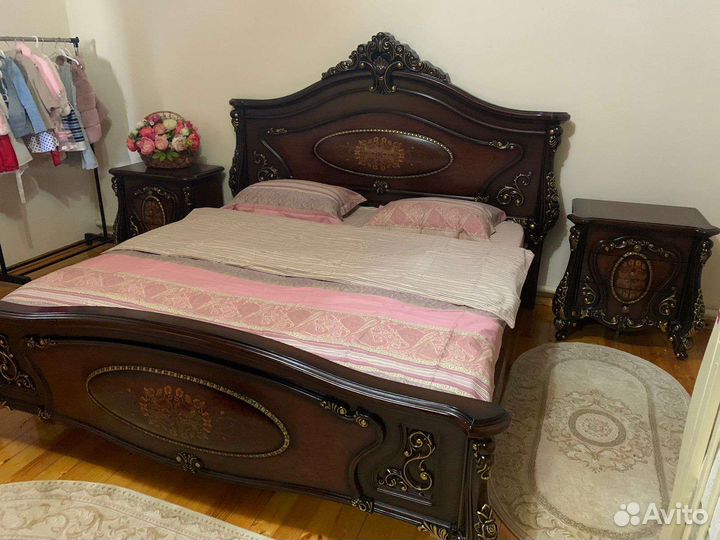 Спальный гарнитур