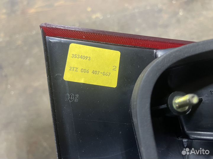 Фонарь задний правый внутренний Volvo 940 960 Новы