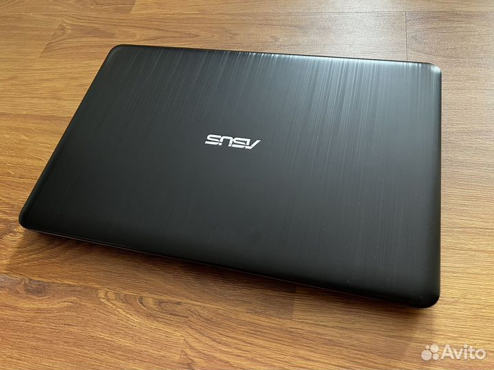 Ноутбук asus