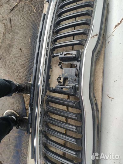 Молдинг решетки радиатора Skoda Octavia A8