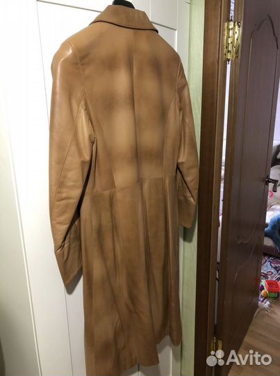 Кожаный плащ женский длинный