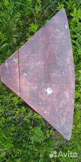 Стол маленький. Столик