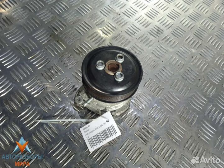Помпа Volkswagen Golf 6 2010 03F121031A