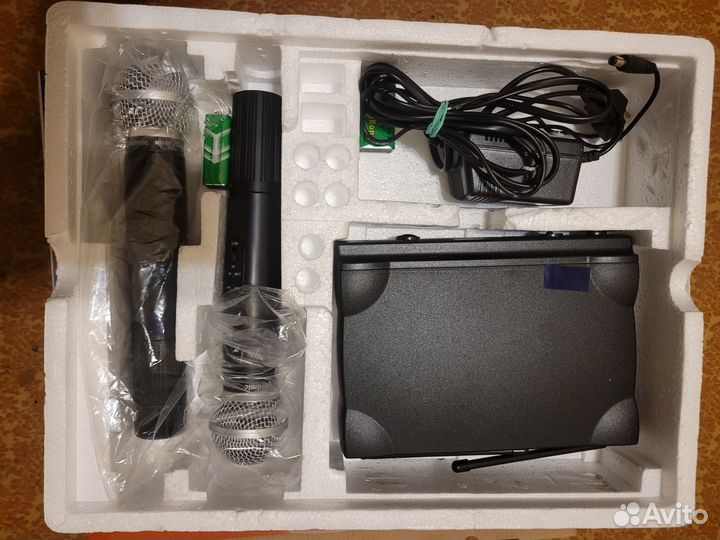 Радиомикрофон серии Shure