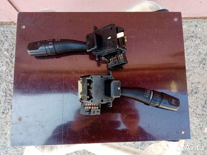 Переключатель подрулевой Хундай Элантра 3 XD