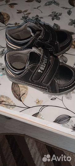 Ботинки новые 26р для мальчика деми