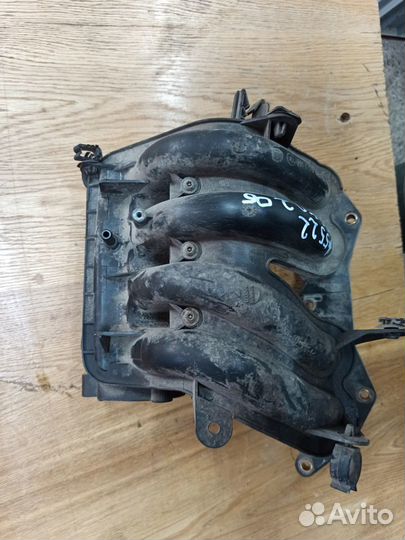 Впускной коллектор Peugeot 206