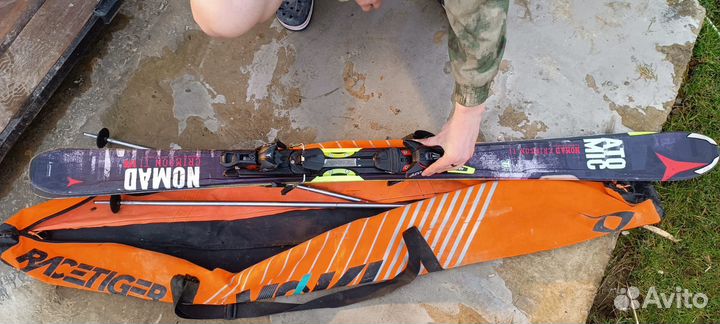 Горные лыжи atomic