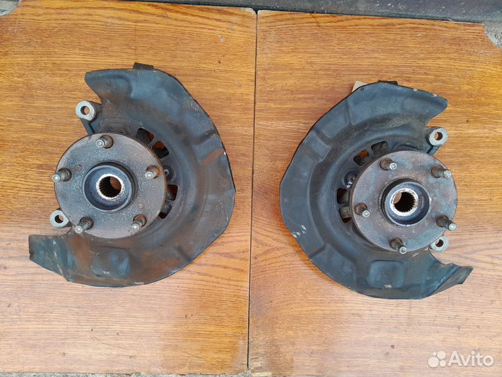 Поворотный кулак Toyota Camry 30