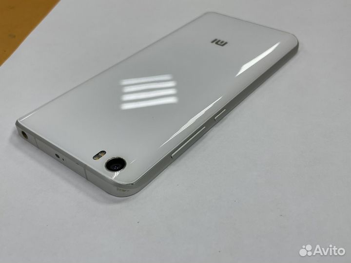 Xiaomi Mi 5, 3/64 ГБ