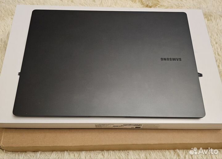 Ноутбук samsung Book 3 pro 16.0, 16gb, 1 Tb