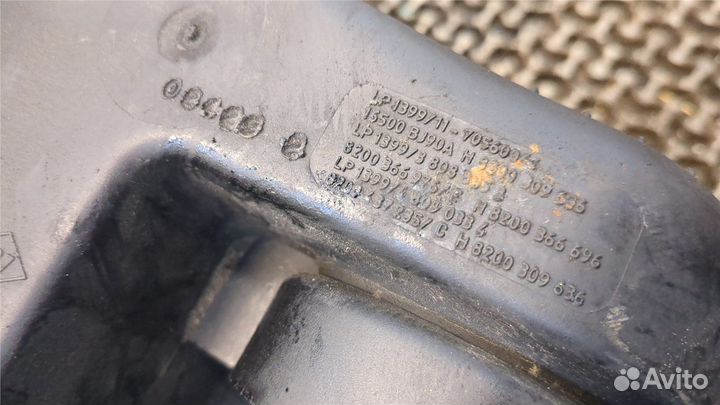 Корпус воздушного фильтра Nissan Note E11, 2012