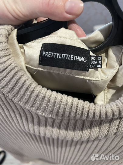 Платье prettylittlething