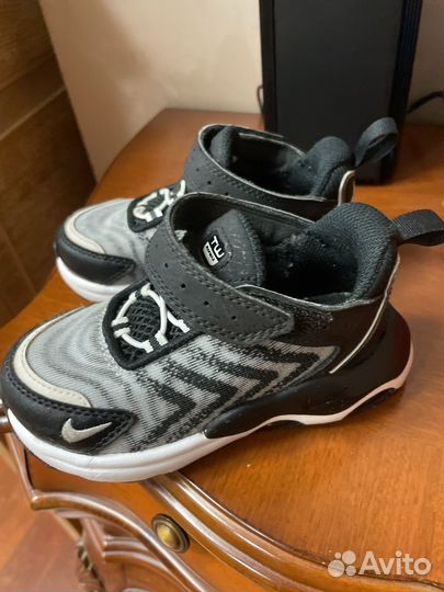 Кроссовки nike 25 оригинал 8с