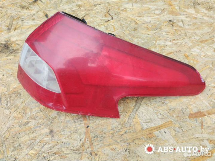 Фонарь задний правый Citroen C5 2 2011 9675065680