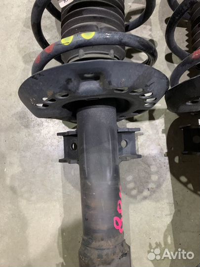 Стойки передние с пружинами передние Mercedes-Benz