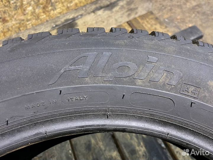 Michelin Alpin A4 215/55 R17