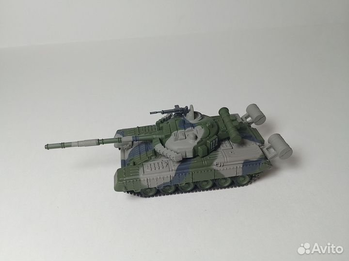 Танк Т-80 1:72