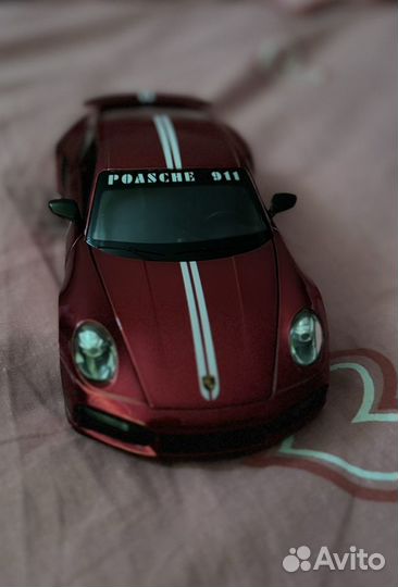 Модель автомобиля Porsche 911 Turbo S 1:24