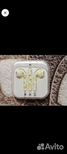 Проводные наушники