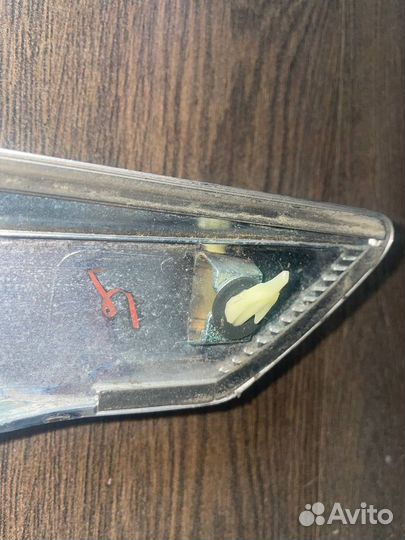 Накладка (молдинг) крышки багажника Corolla Axio