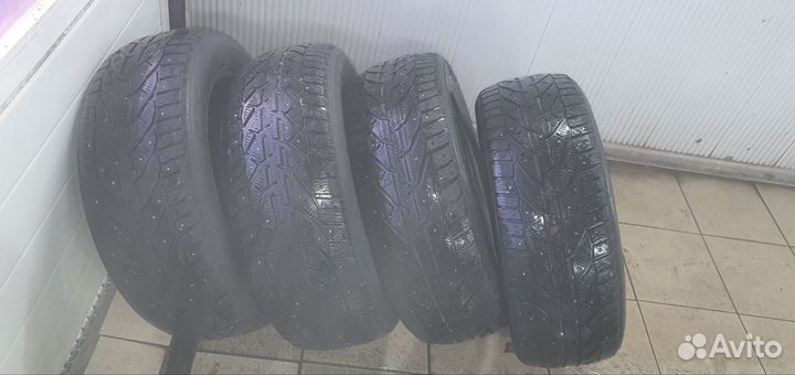 Tigar Ice 215/55 R17