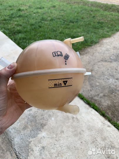 Расширительный бачок audi Q3 оригинал